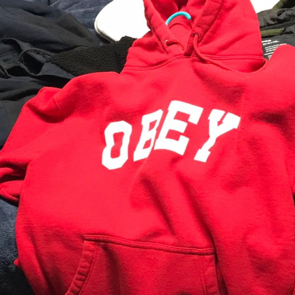 Obey sweater